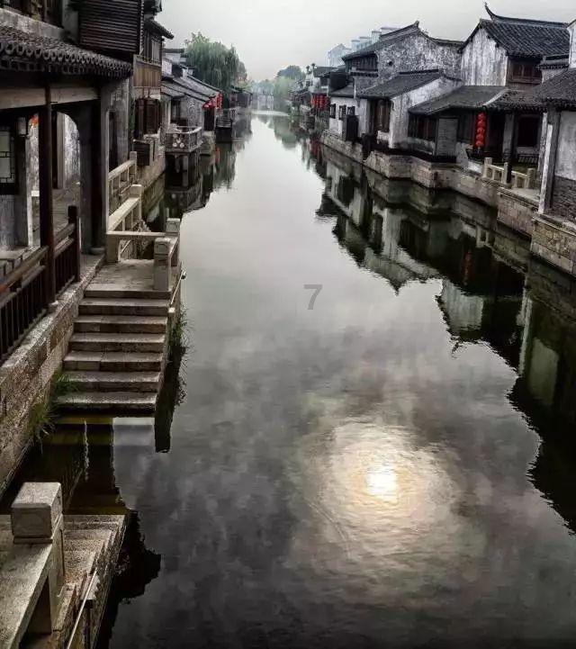 小众的潮玩“大娃”为什么价值那么高？